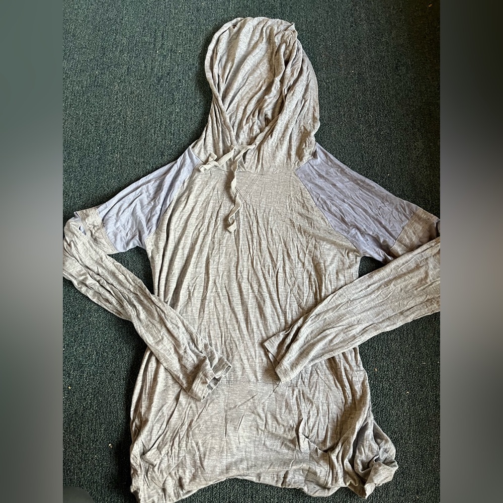 light weight sweatshirt long sleeve
